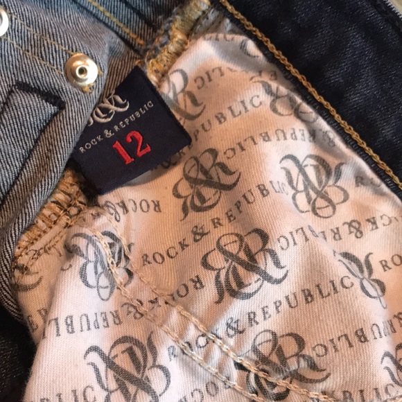Ladies size 12 jeans by rock and republic. Wonderful condition! Super cute! - Picture 8 of 9
